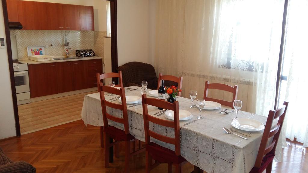Apartman Dukic Apartment Трогир Екстериор снимка