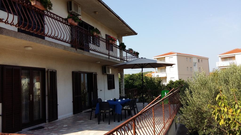 Apartman Dukic Apartment Трогир Екстериор снимка